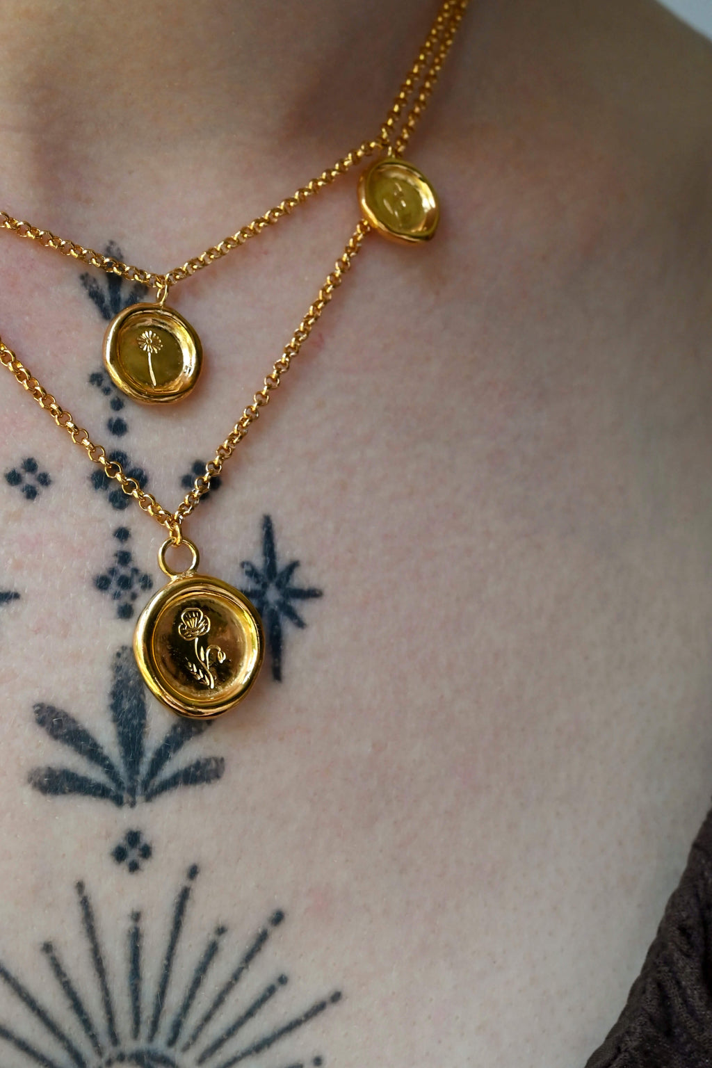 18ct Gold Vermeil  Engraved Birth Flower Pendant Necklace