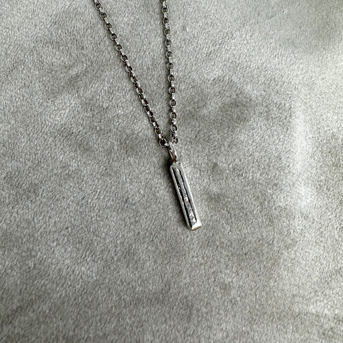 Textured bar pendant