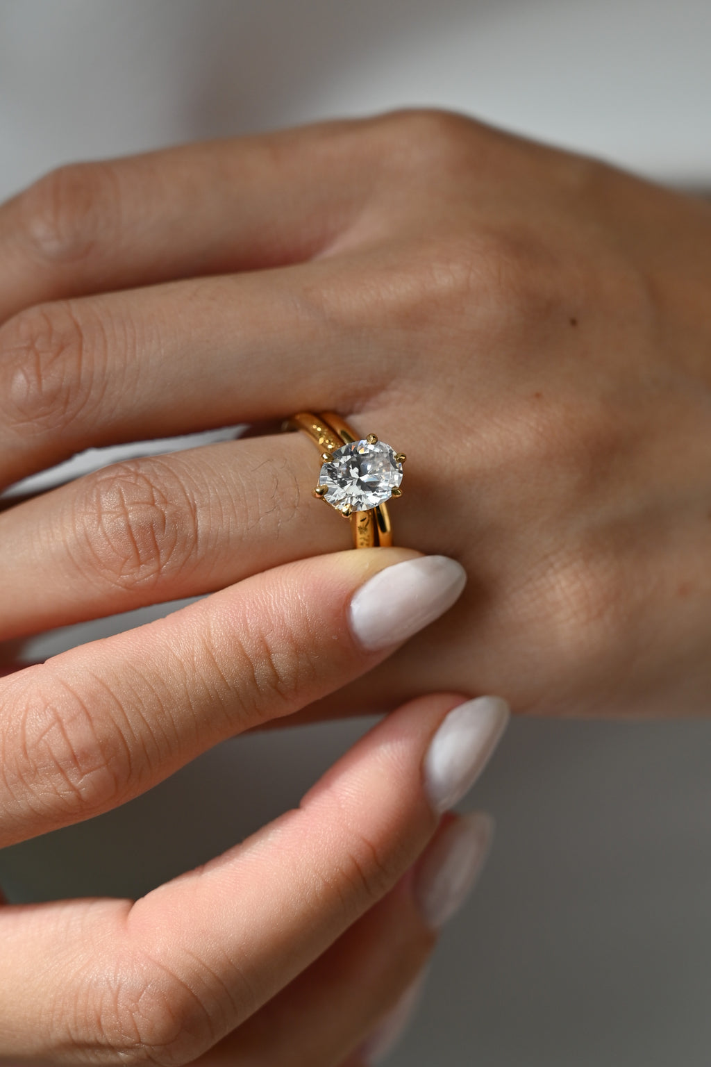 Maple Oval 6 Claw Engagement Ring
