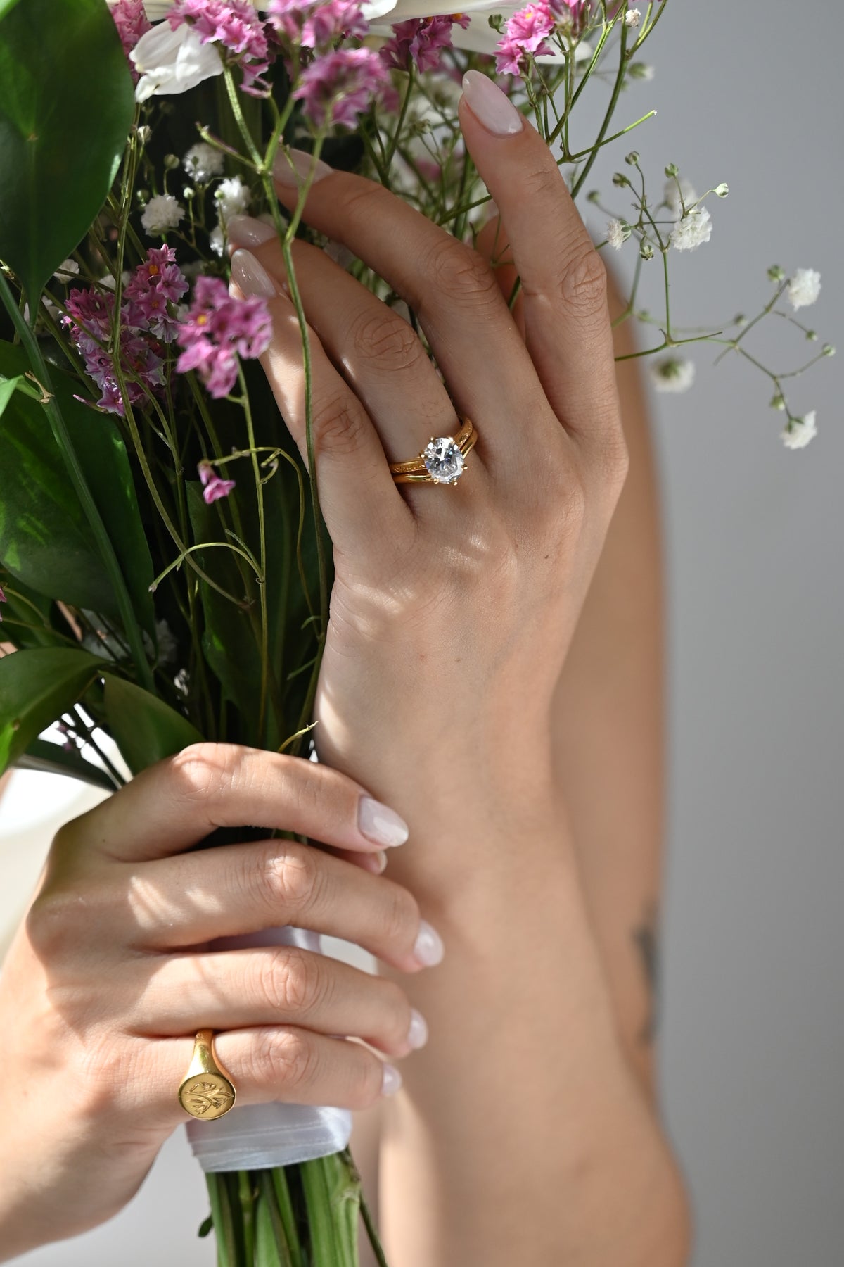 Maple Oval 6 Claw Engagement Ring